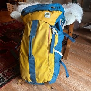 Retro-inspired backpacking pack for camping or travel